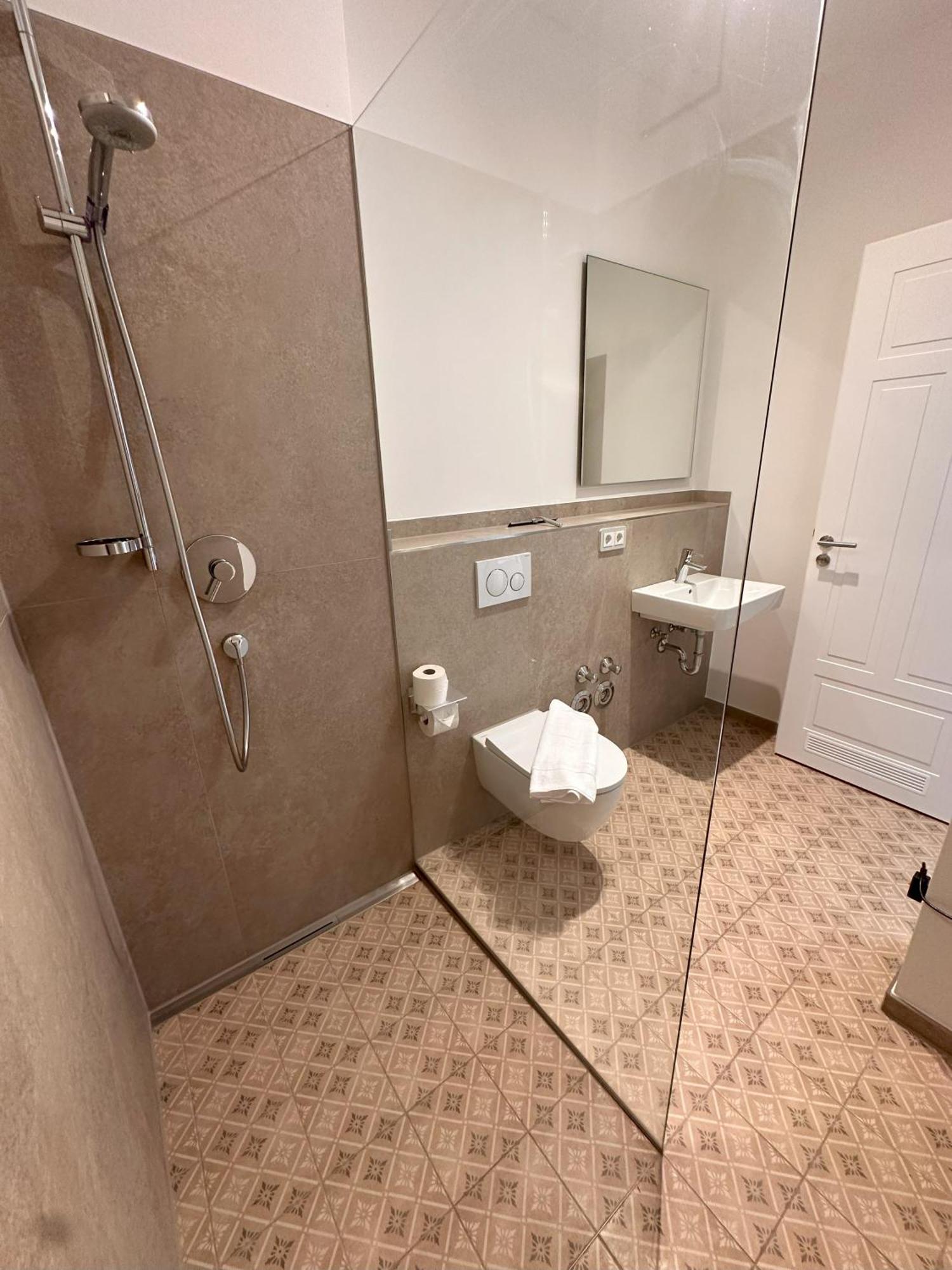 Vaicun Stays Luxury Apartments - Stilvolle Apartments Am Tegernsee กมุนด์ อัม เทกันซี ภายนอก รูปภาพ