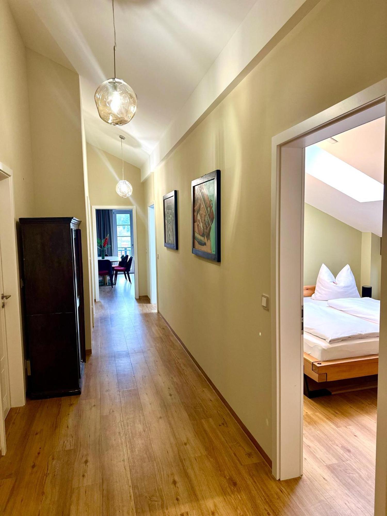 Vaicun Stays Luxury Apartments - Stilvolle Apartments Am Tegernsee กมุนด์ อัม เทกันซี ภายนอก รูปภาพ